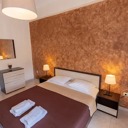 Mama's House Luxury B